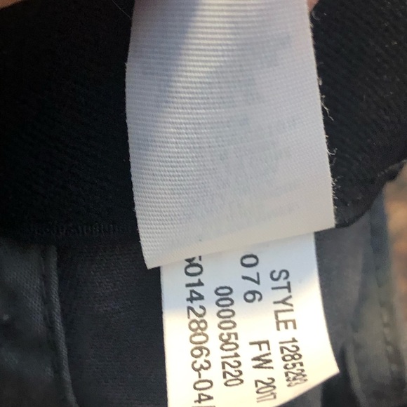 Under Armour  Women’s Black w/flecks of gray Baseball Hat Size Adjustable - Picture 10 of 12